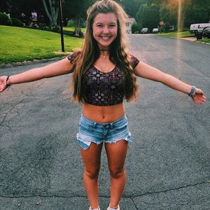 Meet your Posher, Laura